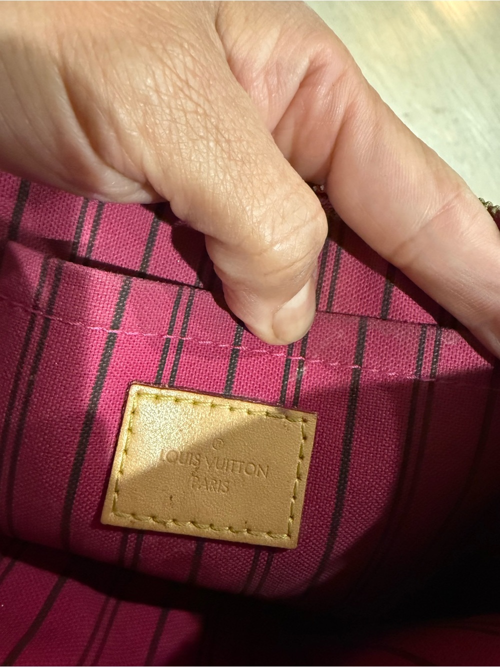Louis Vuitton - Picture 12 of 12